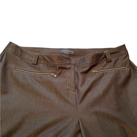 Slightly Curvy Fit- Dress Pants -Size 22-Front zippered pockets-Belt loops - Picture 2 of 10